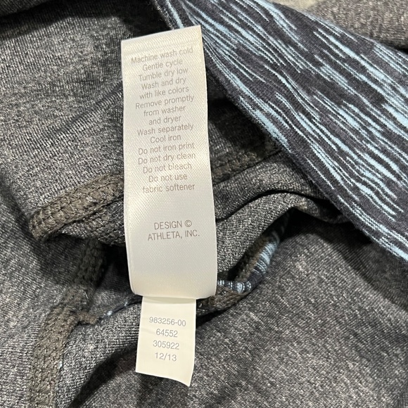 Athleta Charcoal Splits Revelation Capri Legging Contrasting Panels Size Small - Picture 11 of 15